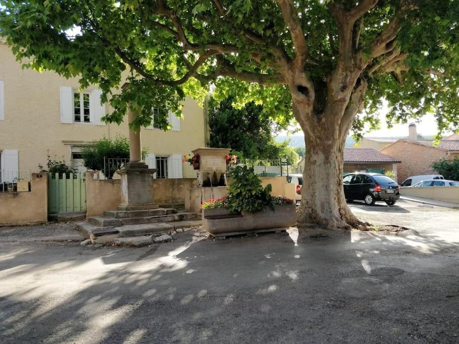 Maisonnette Au Pied Du Mont Ventoux Ste Colombe Bédoin Buitenkant foto